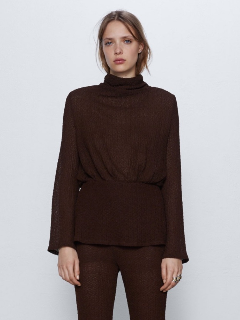 Zara Turtleneck Knit Lightweight Sweater Dark Brown. Minimalist. Relaxed. S